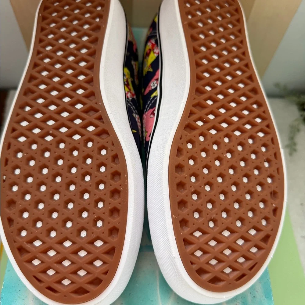 Vans ComfyCush SpongeBob Sneakers - Black and Yellow. New with box. - Picture 8 of 11